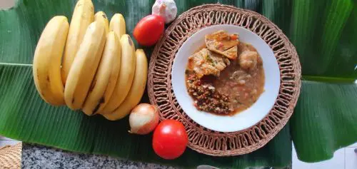 O festival tem como destaque principal a Cambira, prato típico feito com tainha seca e defumada, cozida com ingredientes regionais e acompanhada por arroz, pirão e salada, uma verdadeira herança da tradição caiçara, passada de geração em geração (Foto: Prefeitura de Pontal do Paraná)