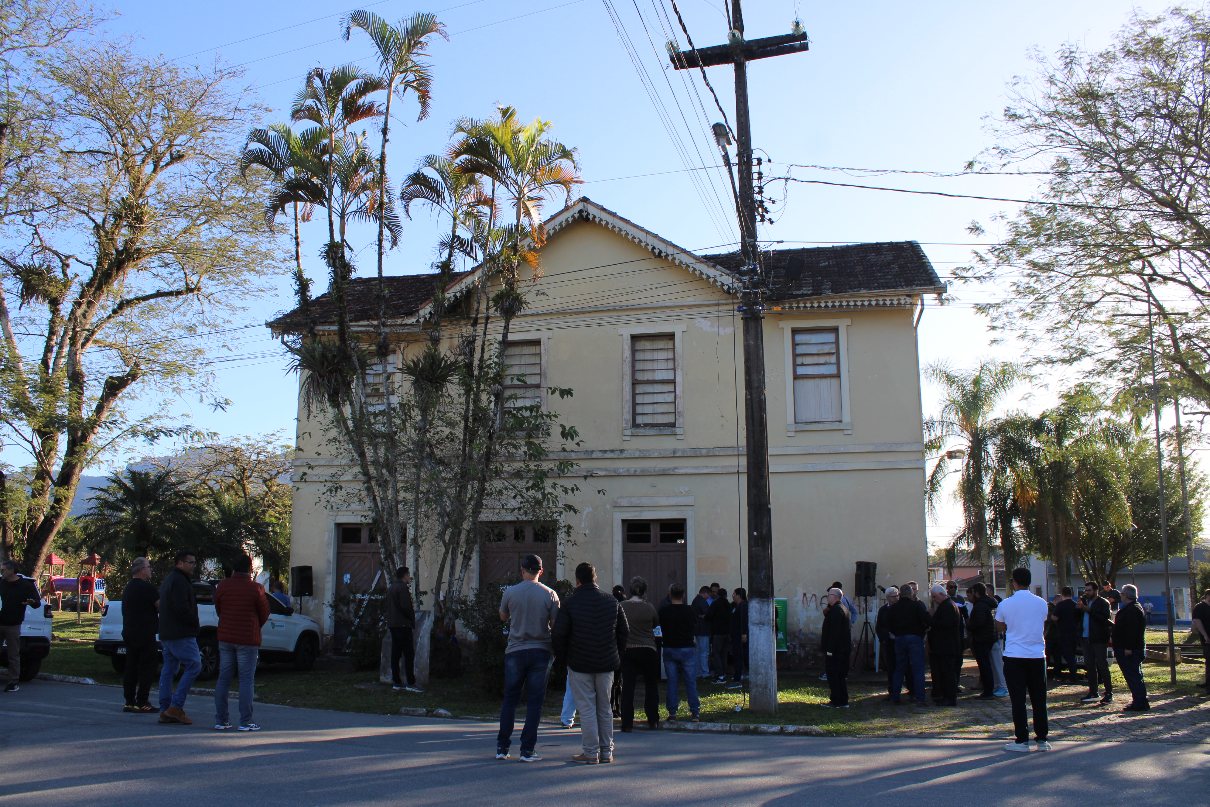Construída por volta de 1883, como parte do complexo da Estrada de Ferro Paranaguá-Curitiba, a Estação Ferroviária de Alexandra conta com ampla preservação da construção original e conta também a história da colonização italiana no Paraná (Foto: Folha do Litoral News)