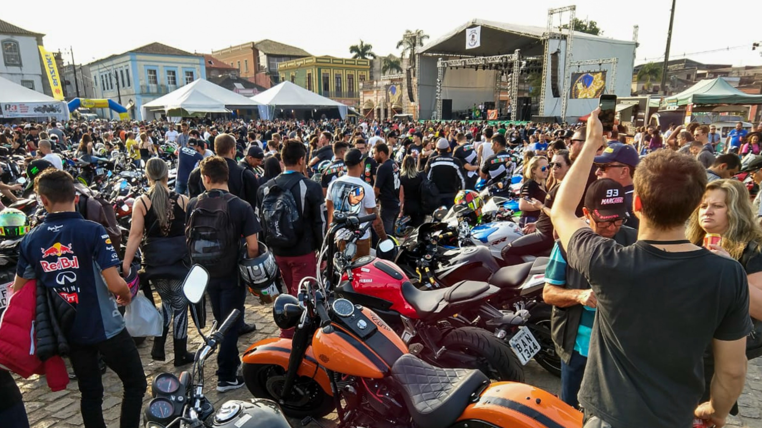 Evento movimenta o comércio local e traz show da banda Tihuana (Foto: Arquivo - Prefeitura de Paranaguá)