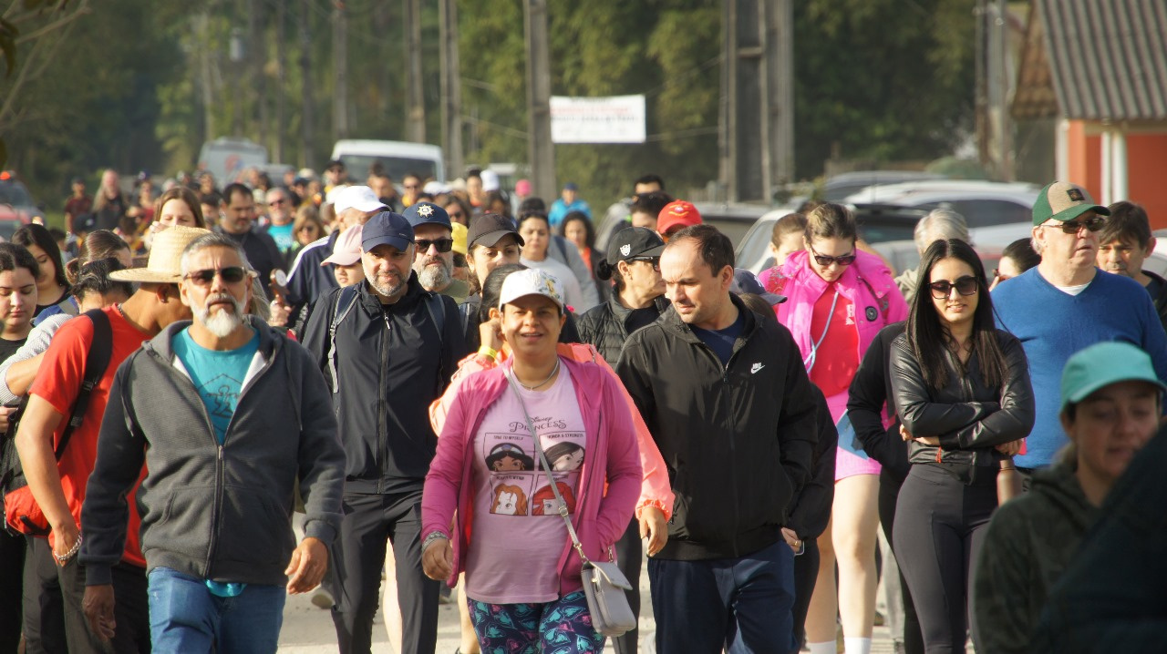 9.ª Caminhada da Natureza celebra recorde de público e fortalecimento do turismo rural em Paranaguá 1 1 caminhada nas colonias em paranagua 1