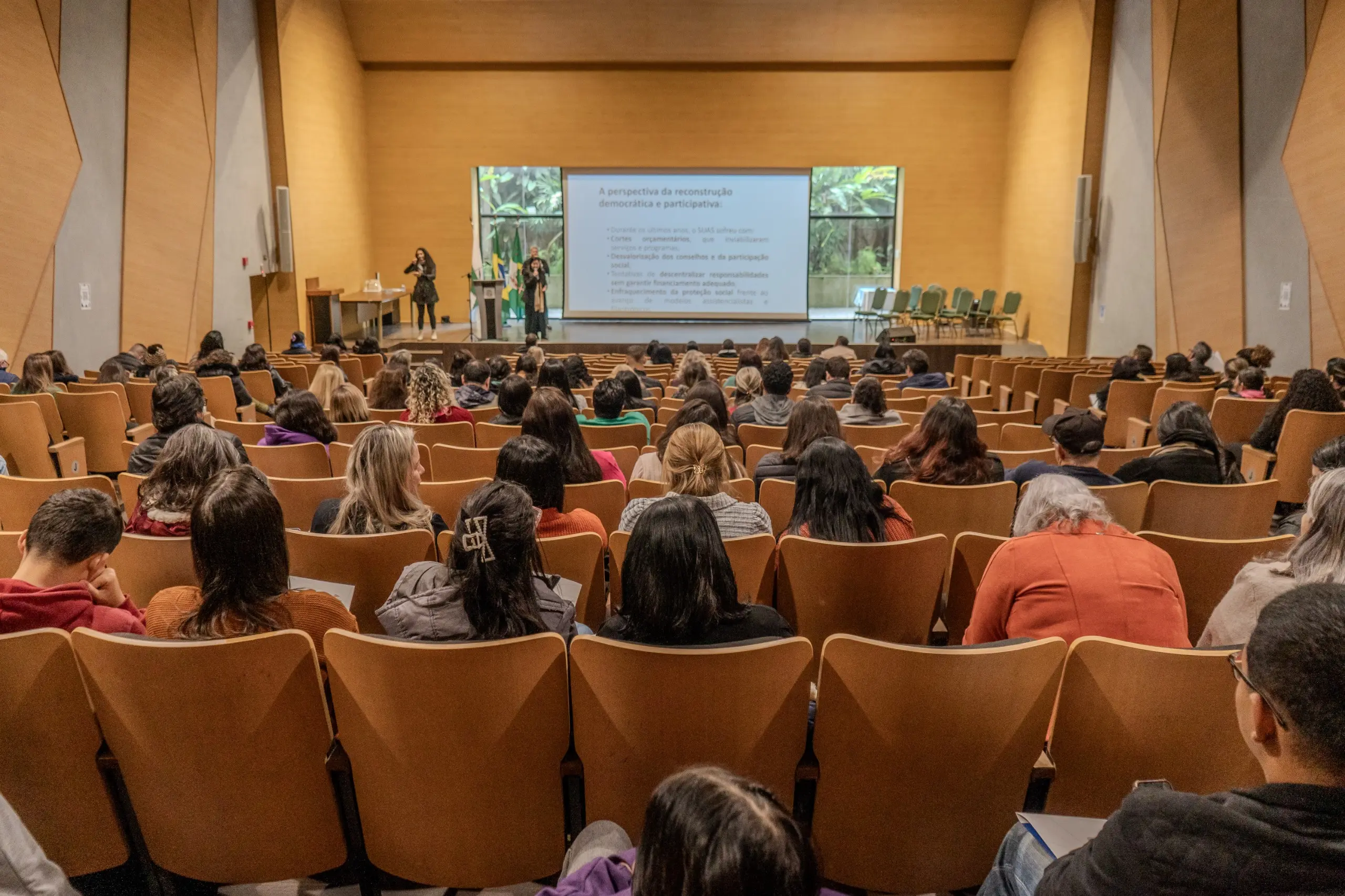 O objetivo foi criar um espaço democrático e participativo para debater os avanços e desafios do Serviço Único de Assistência Social (SUAS) (Foto: Prefeitura de Paranaguá/SECOM)