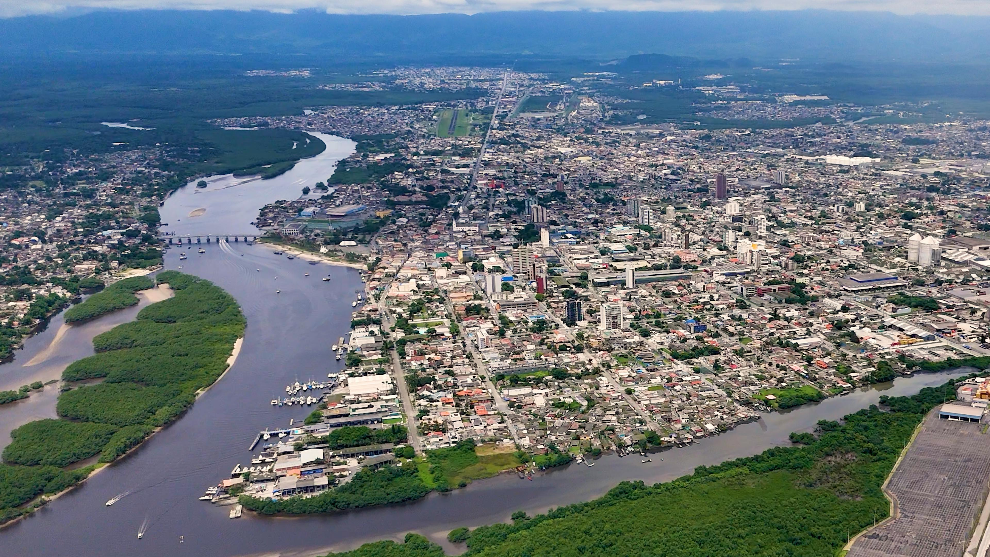 A cidade tem, ao todo, 58.509 cadastros imobiliários ativos, o que representa uma adesão de cerca de 14% ao programa. / Foto: Wilson Leandro/Prefeitura de Paranaguá