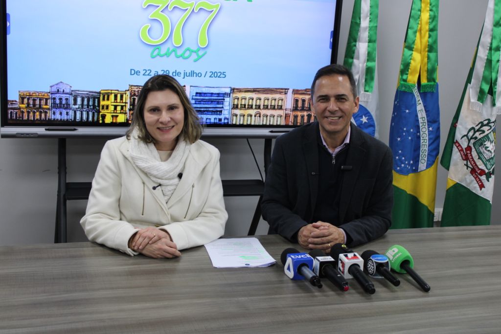 Prefeito e vice-prefeita divulgam agenda das festividades dos 377 anos de Paranaguá 6 1b