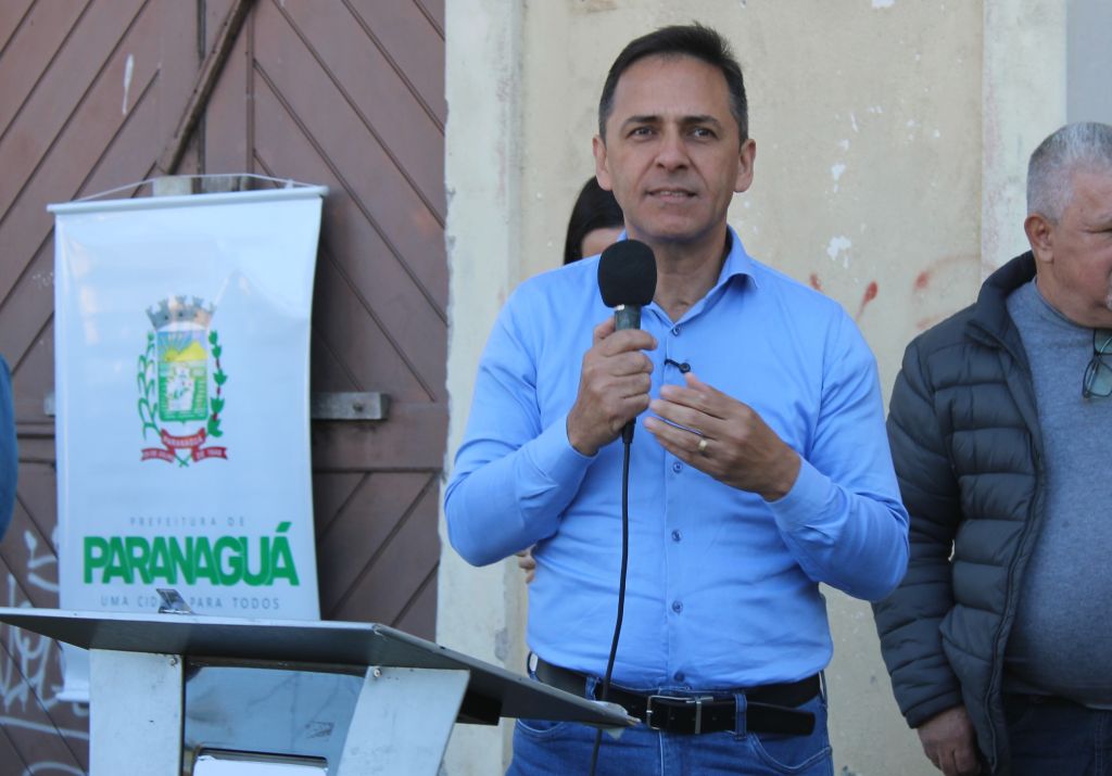 Durante a cerimônia de assinatura do termo de cessão da Estação Ferroviária de Alexandra à Prefeitura de Paranaguá, o prefeito Adriano Ramos destacou a importância simbólica e histórica do momento e reforçou o valor do patrimônio para a identidade cultural da cidade (Foto: Folha do Litoral News)