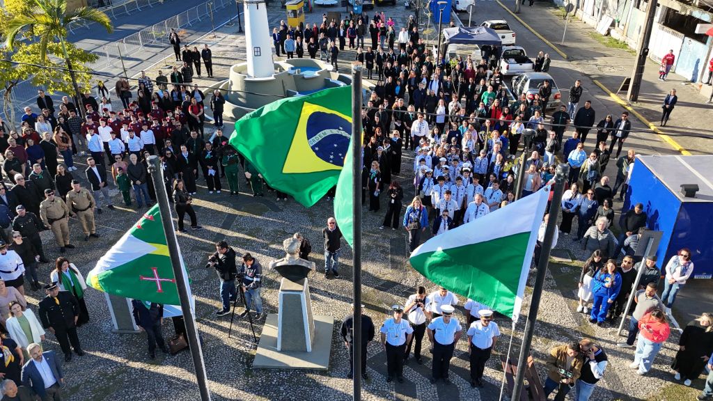 Desfile Cívico celebra os 377 anos de Paranaguá com participação de cerca de 180 instituições e milhares de pessoas 2 2 DESFILE 1