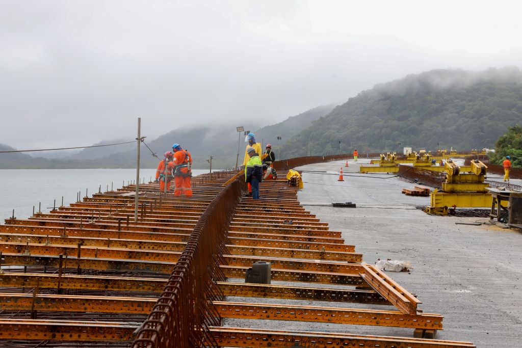 Obras da Ponte de Guaratuba chegam a 65% com destaque para avanço do trecho estaiado 3 2 ponte de guaratuba