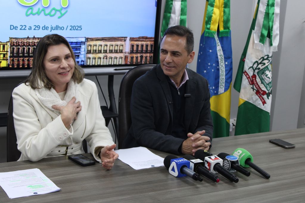 Prefeito e vice-prefeita divulgam agenda das festividades dos 377 anos de Paranaguá 3 2vice prefeita fabiana parro 1
