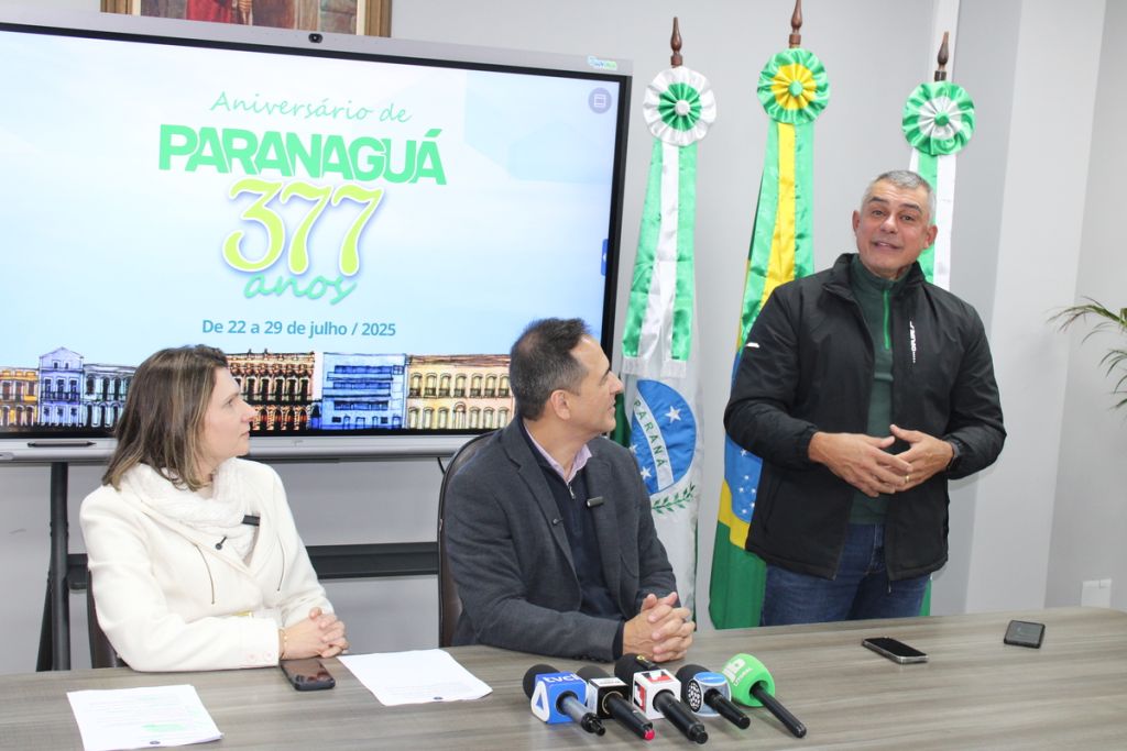 Prefeito e vice-prefeita divulgam agenda das festividades dos 377 anos de Paranaguá 4 3