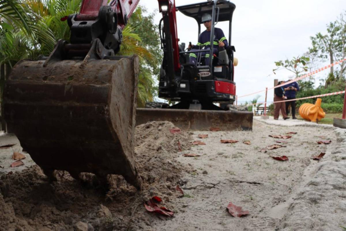 Com investimento previsto de R$ 30 milhões, o projeto tornará a Ilha do Mel a primeira ilha brasileira sem tráfego de veículos movidos a combustão, a contar com sistema completo de coleta e tratamento de esgoto (Foto: Da Assessoria)