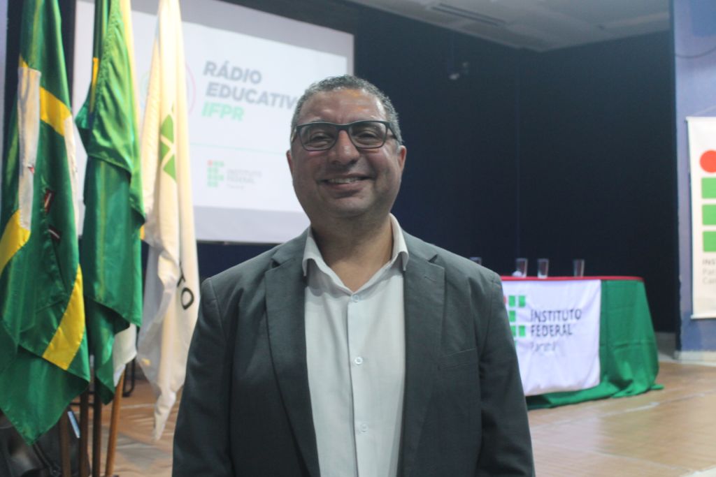 “Somos pioneiros no Sul do país com uma emissora FM voltada à formação, à informação e ao fortalecimento da educação pública”, destacou o reitor do IFPR, professor Adriano Willian da Silva Viana Pereira