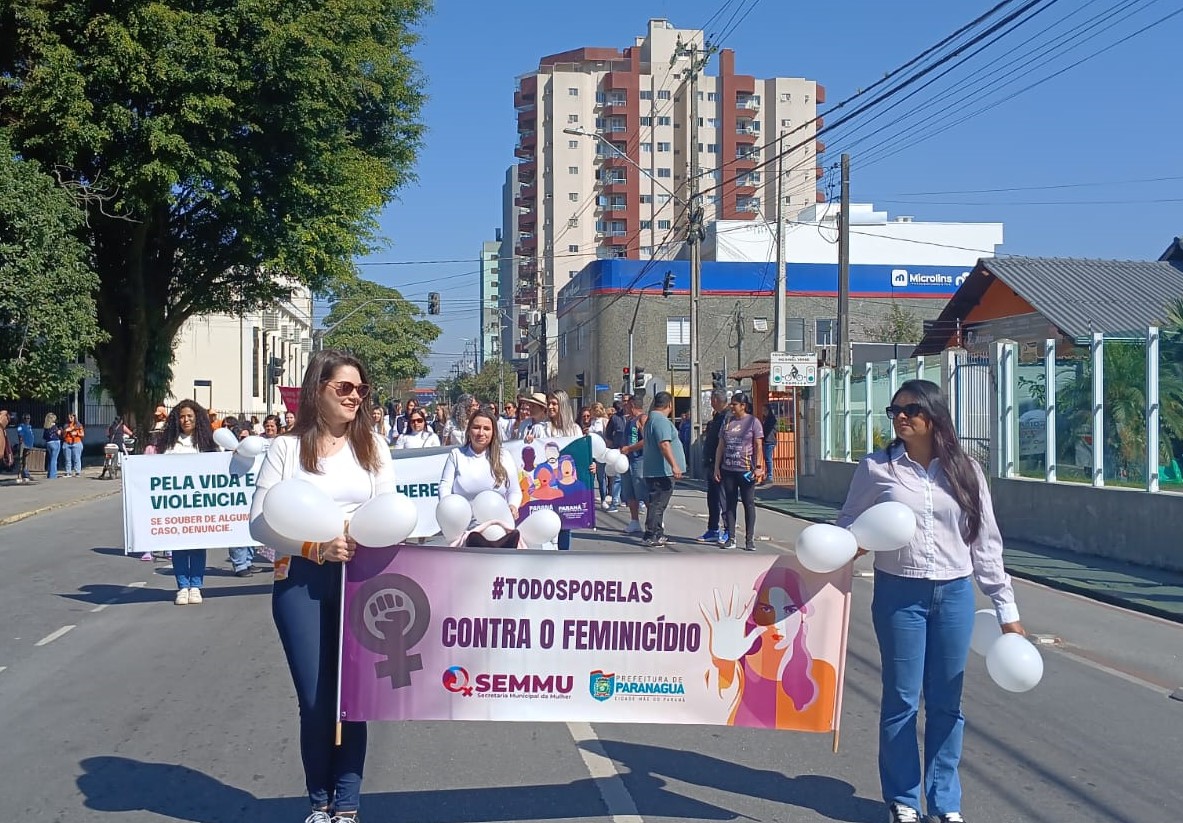 3.ª Caminhada do Meio-Dia em alusão ao Dia Estadual de Combate ao Feminicídio é realizada em Paranaguá