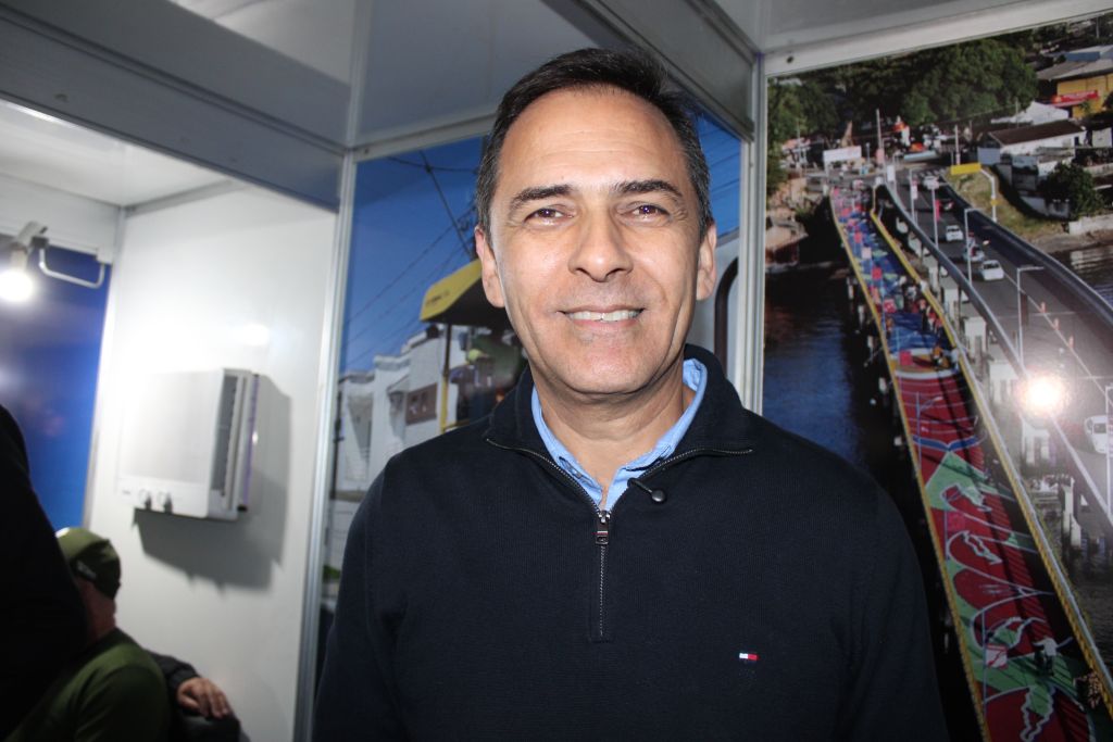“Gabinete para Todos” é inaugurado pela Prefeitura de Paranaguá 2 Para o prefeito Adriano Ramos, o Gabinete para Todos tem um significado simbólico, pois representa um desejo antigo de quando ainda era vereador (Foto: Folha do Litoral News)