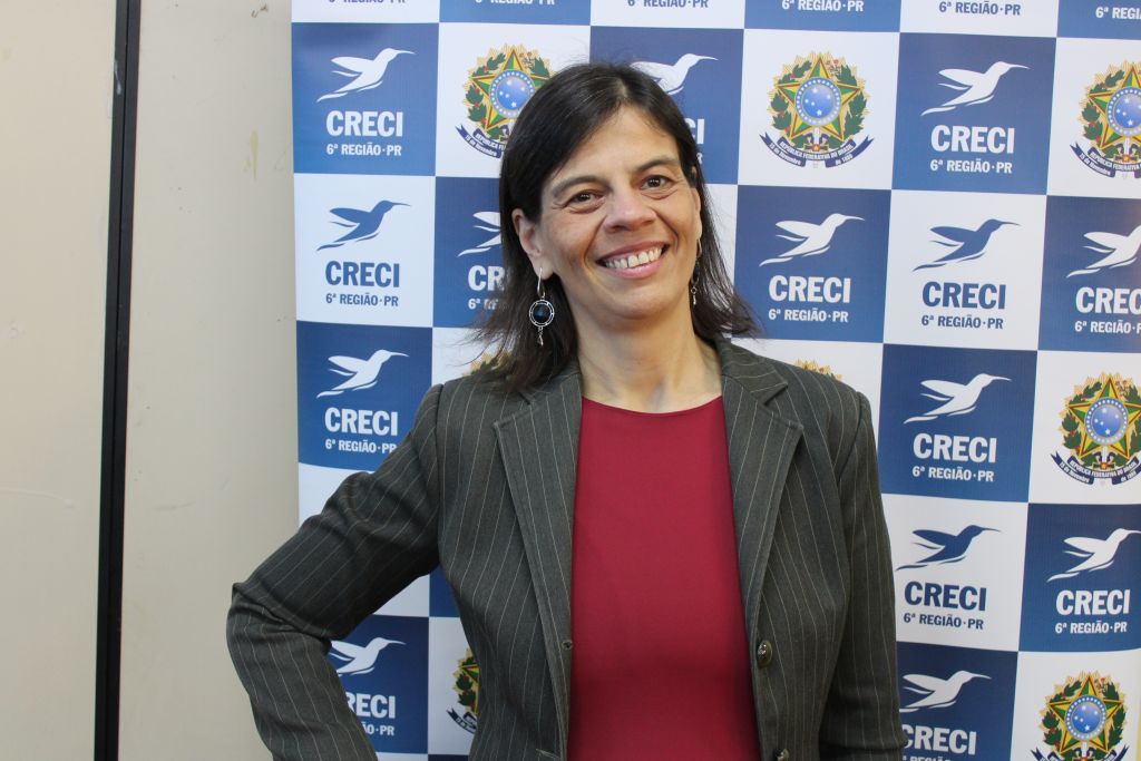 Conselho Regional de Corretores de Imóveis realiza capacitação a profissionais do setor imobiliário 5 "WhatsApp Business: Converta Conversas em Vendas" foi o tema abordado pela corretora de imóveis Rosangela Kotviski durante sua palestra (Foto: Folha do Litoral News)