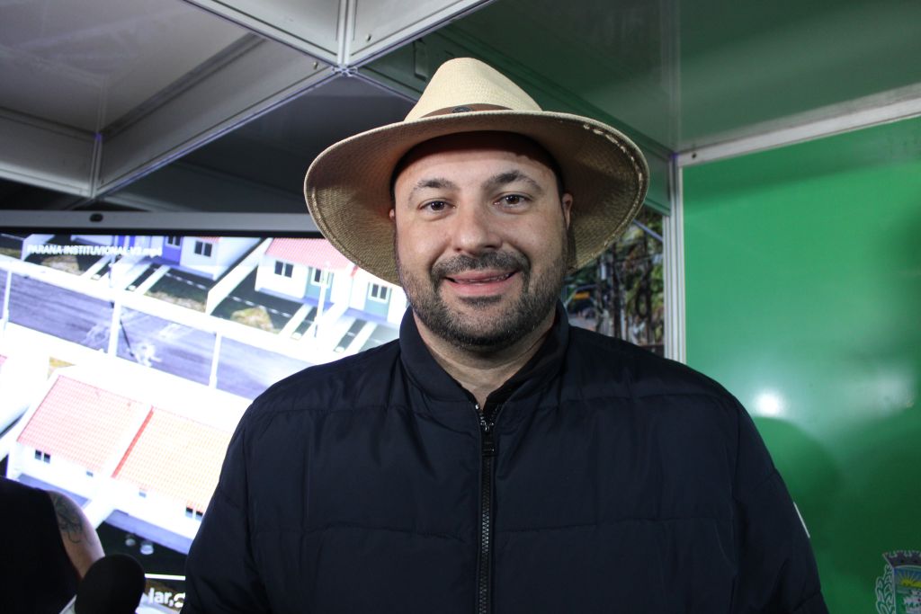 “Gabinete para Todos” é inaugurado pela Prefeitura de Paranaguá 5 O deputado federal, Geraldo Mendes, que se fez presente, ressaltou a importância de eventos como a Festa da Tainha para a geração de emprego e renda, e o olhar do município com a população (Foto: Folha do Litoral News)