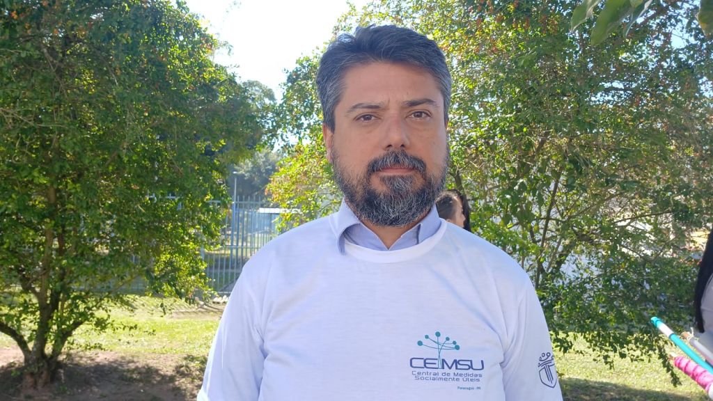 O Dr. Leonardo Marcelo Mounic Lago, Juiz de Direito da 1.ª  Vara Criminal da Comarca de Paranaguá, afirmou que 40% dos processos atualmente sob sua responsabilidade envolvem, de alguma forma, algum tipo de violência contra a mulher (Foto: Folha do Litoral News)