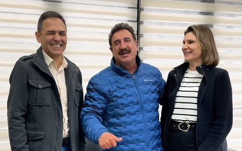 Prefeito Adriano Ramos e vice-prefeita Fabiana Parro estarão no Programa do Ratinho, no SBT, hoje 1 ratinho2