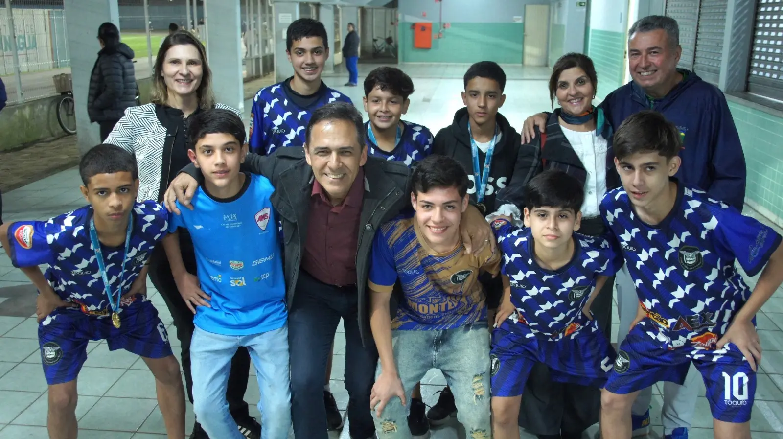 Encontro com os atletas e anúncios foram feitos no estádio Gigante do Itiberê (Foto: Farpa Gomes)