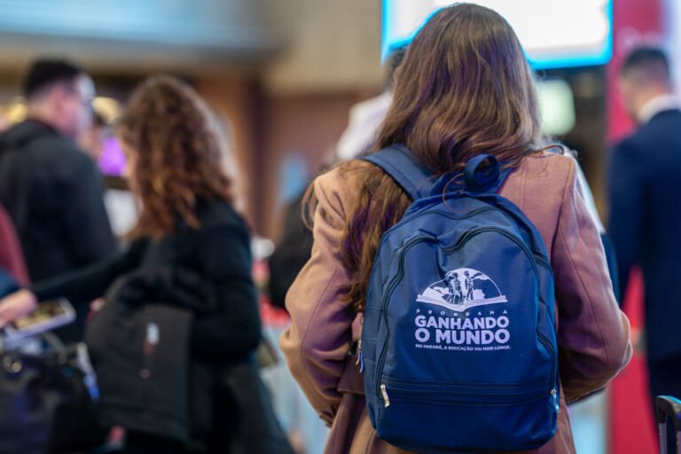 Com 45 alunos do litoral selecionados, Estado divulga segunda convocação do “Ganhando o Mundo 2026”