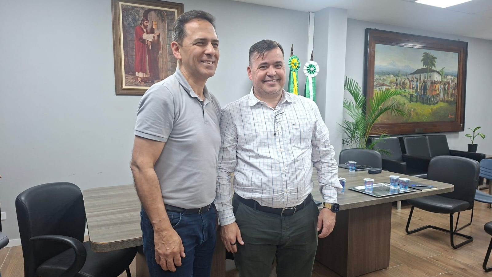 “Estamos satisfeitos com o interesse das empresas em se instalar em Paranaguá. Somente nestes seis primeiros meses de gestão, já foram criadas mais de 1.600 vagas de emprego", afirma o prefeito (Foto: Wilson Leandro)