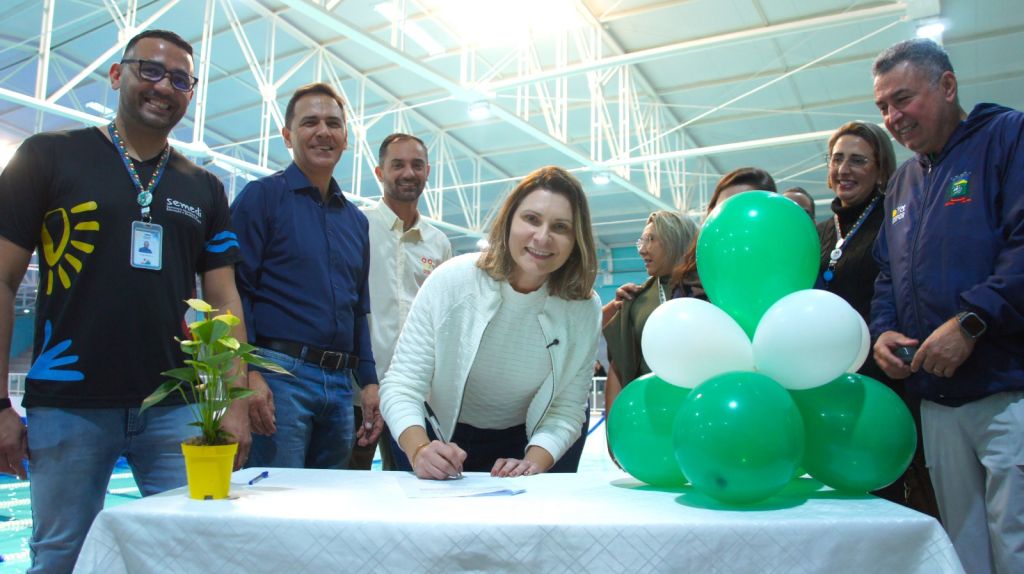Prefeitura de Paranaguá firma convênio para ampliar a natação inclusiva e promover a integração de crianças com deficiência 2 17818 1