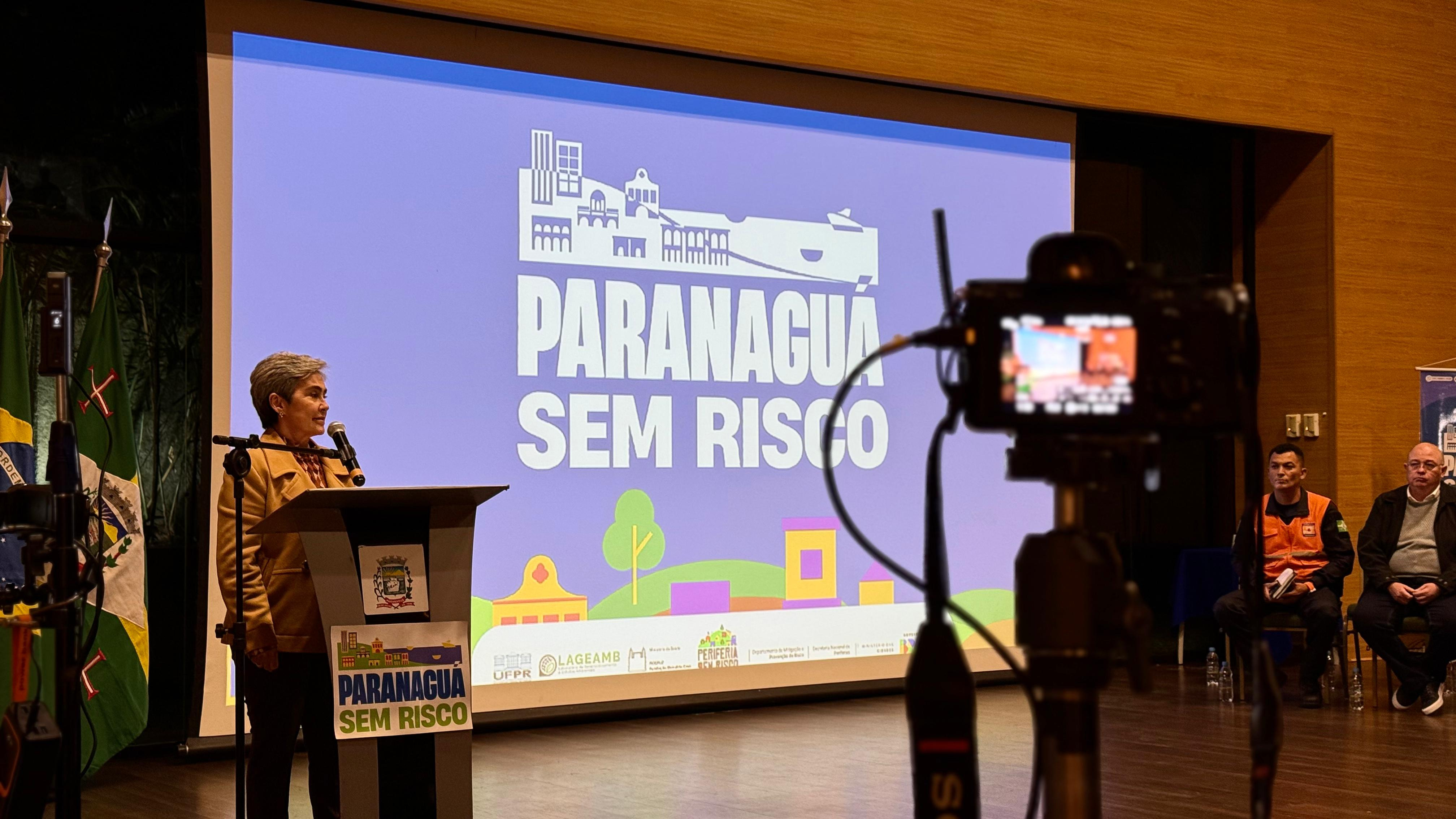 "Agora temos um mapa preciso das áreas com risco de alagamento, deslizamento e enchentes, elaborado com rigor técnico", afirma a secretária municipal de Planejamento e Gestão da Prefeitura, Vania Pessoa Rodrigues Foes (Foto: Maysa Alves)