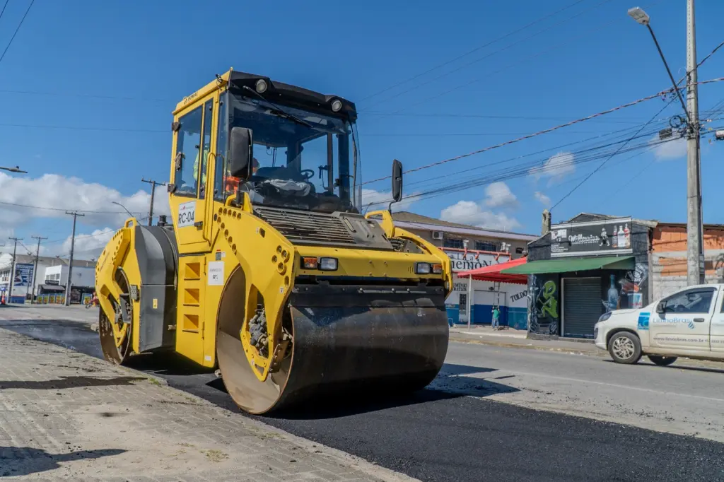 Ciclovia da Avenida Roque Vernalha é revitalizada com asfalto a quente 2 2 paranagua