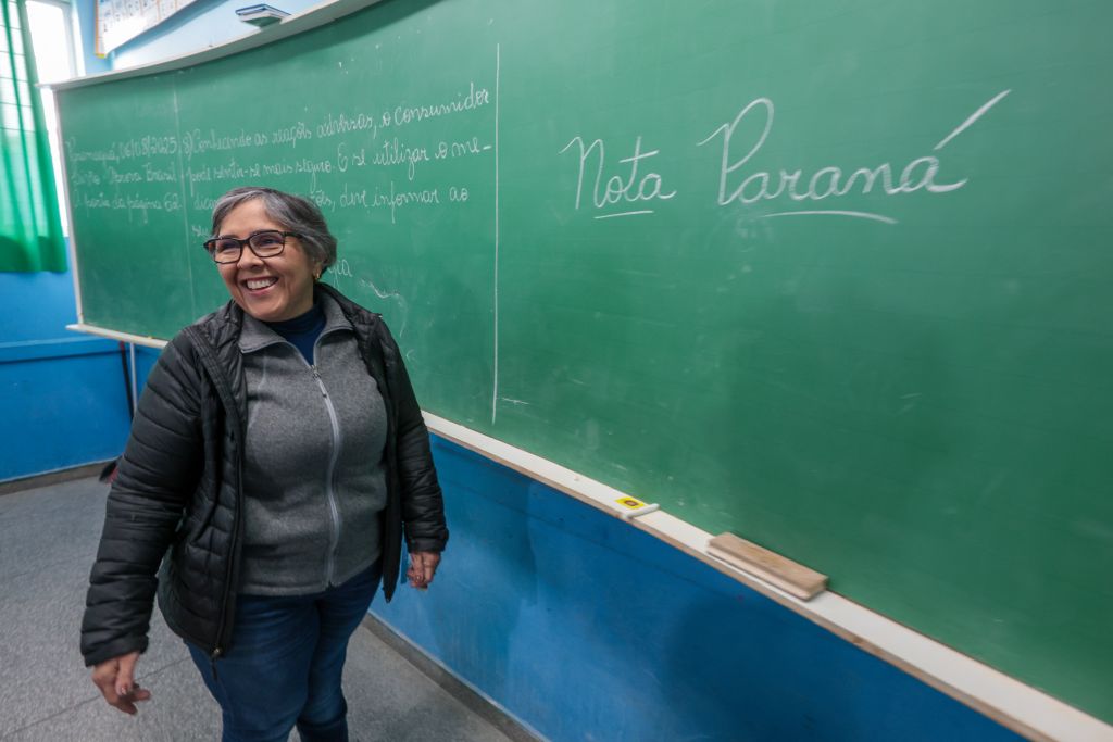 Professora parnanguara que foi a primeira milionária do Nota Paraná continua sua rotina na sala de aula 2 20250806 agb 1 milhao nota parana 11