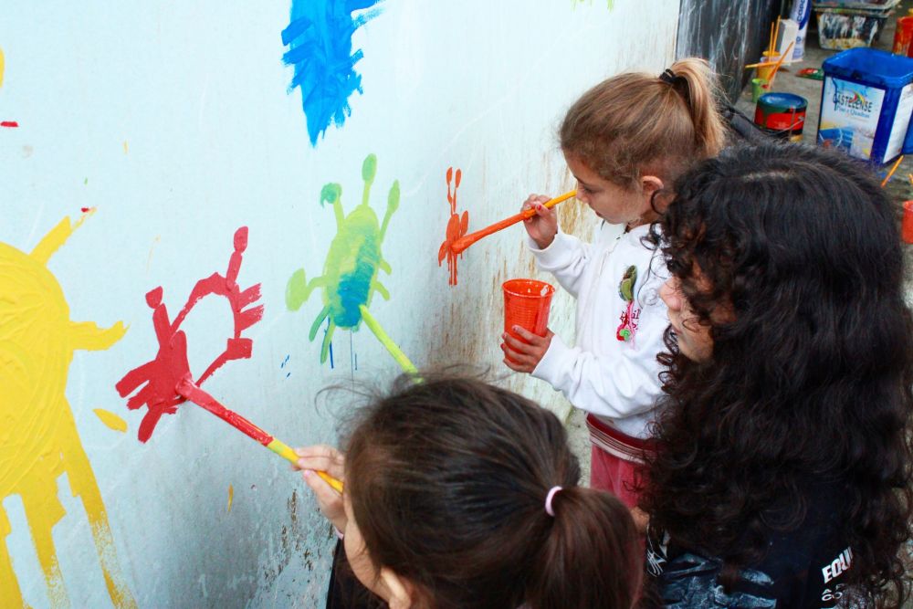 Projeto Paranaguá Mais Cores leva oficinas de arte e educação ambiental para crianças da Ilha dos Valadares