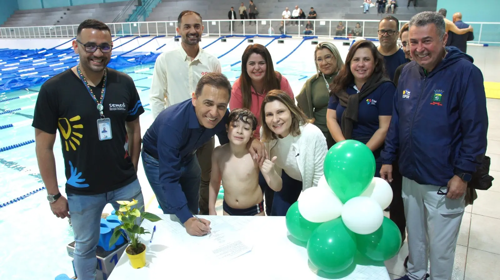 O evento contou com a presença de pais, crianças beneficiadas pelo projeto e professores, demonstrando o engajamento da comunidade na iniciativa (Foto: Farpa Gomes)