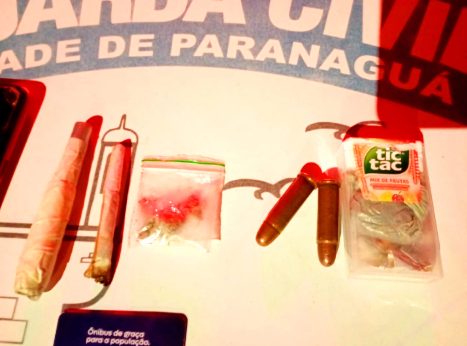 GCM flagra adolescentes com buchas de maconha e municoes no Centro Historico de Paranagua