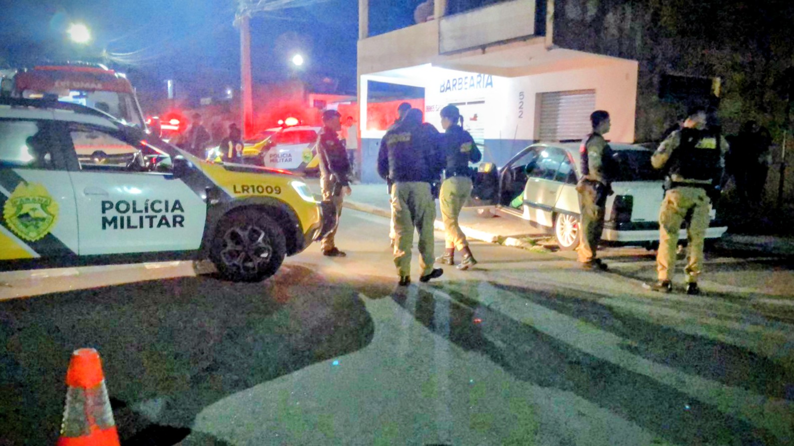 Rapaz é executado a tiros dentro do veículo em Paranaguá 1 IMG 20250812 WA00172