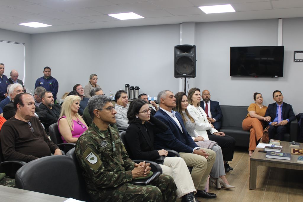 Prefeito Adriano Ramos é empossado como presidente da Junta Militar de Paranaguá 7 IMG 8418