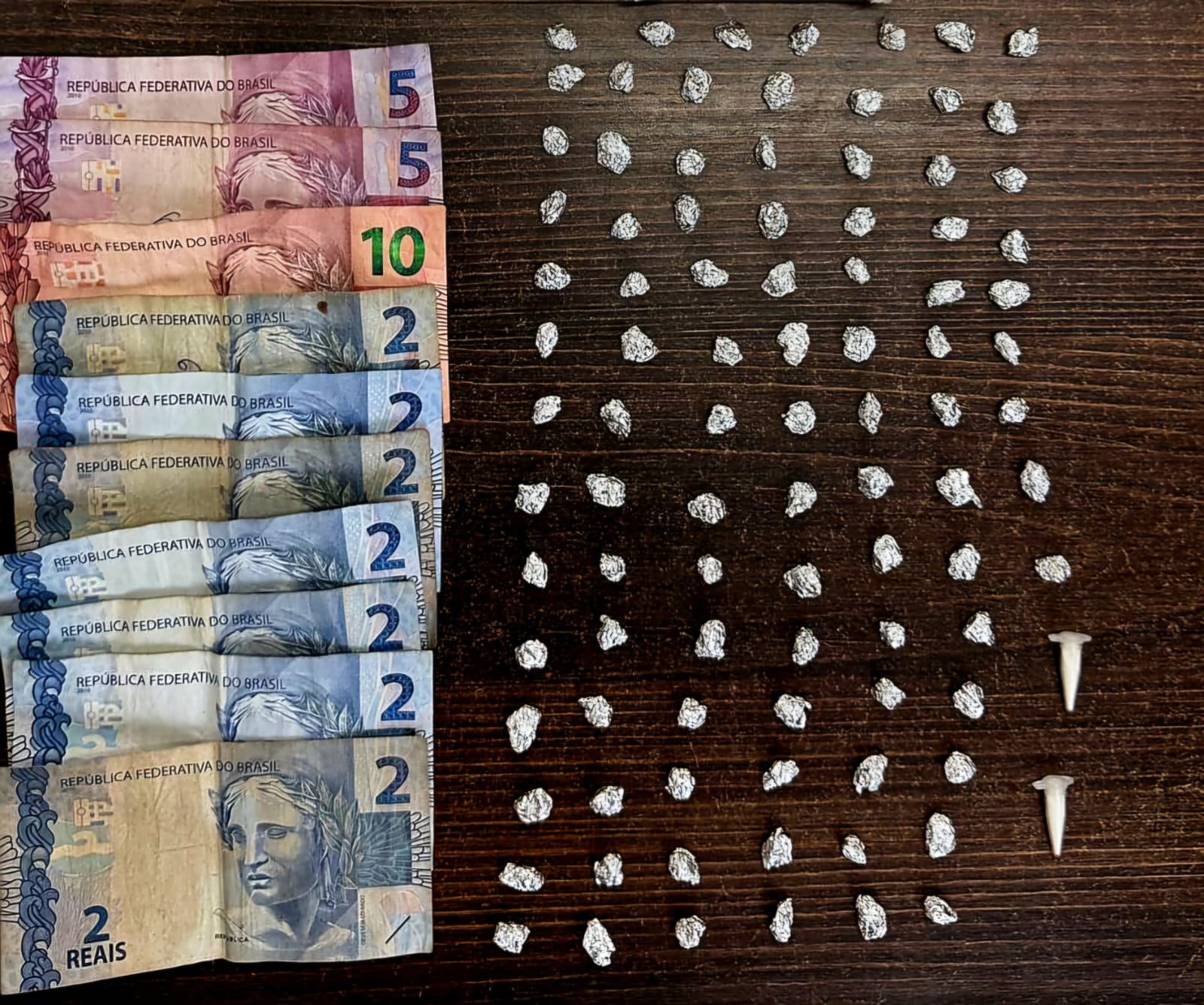 PM encontra crack e cocaina dentro de uma meia em Matinhos