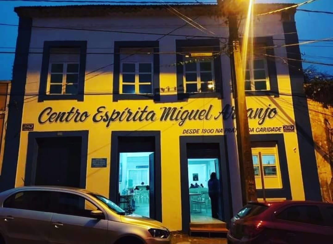 O evento contará com show ao vivo da Banda Pólvora, um cardápio repleto de opções de comida de boteco e um espaço especialmente decorado para a ocasião (Foto: Centro Espírita Miguel Arcanjo)