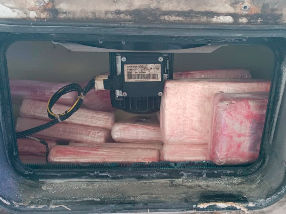 Receita Federal apreende 48,5 quilos de cocaína em terminal no Porto de Paranaguá 4 WhatsApp Image 2025 08 19 at 18.04.09