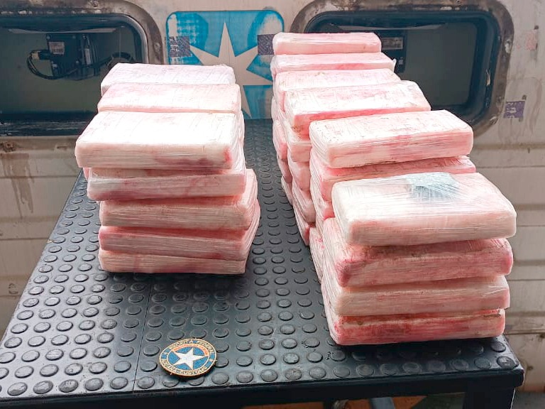 Receita Federal apreende 48,5 quilos de cocaína em terminal no Porto de Paranaguá 3 WhatsApp Image 2025 08 19 at 18.04.10