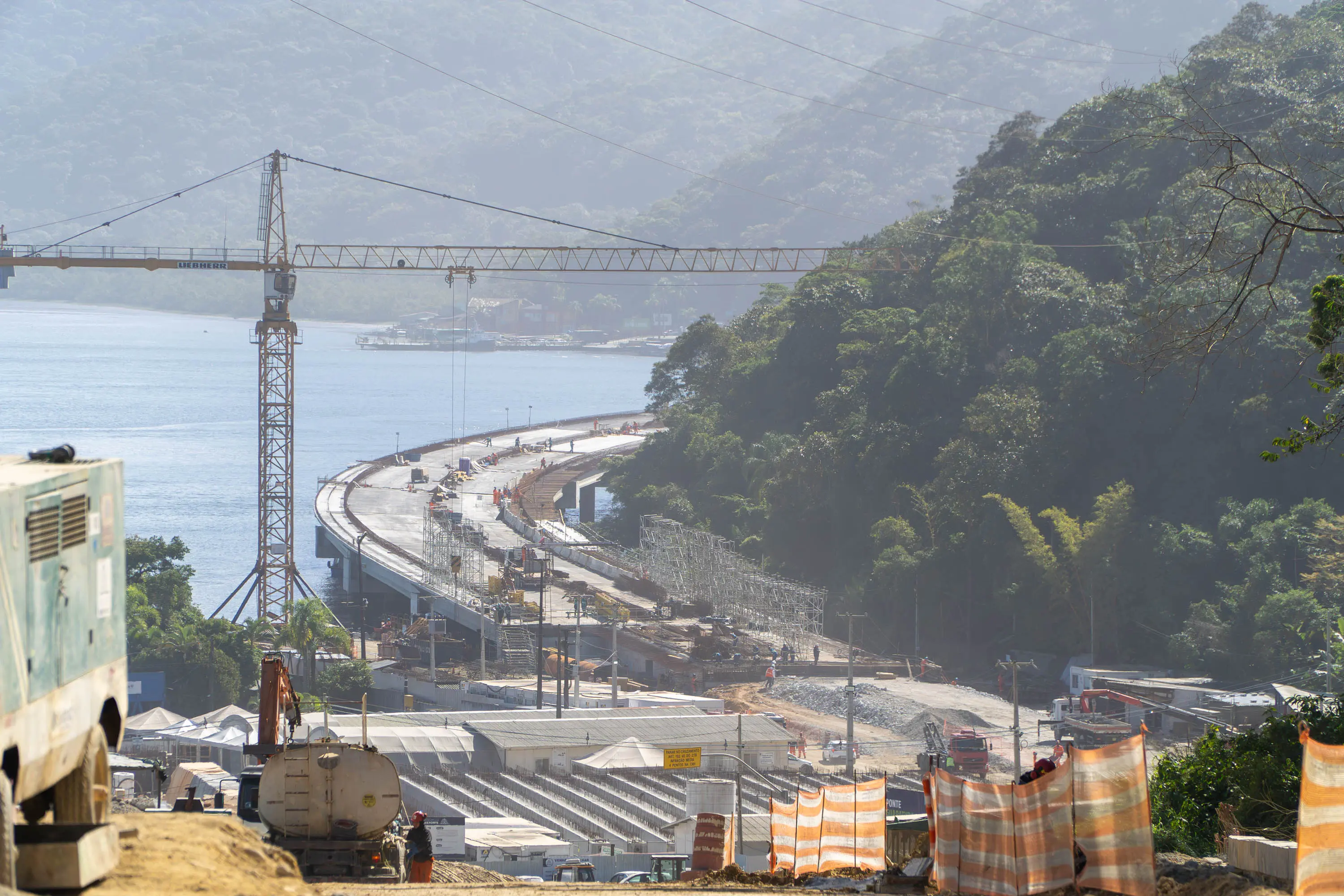 As oportunidades contemplam diferentes áreas, todas exigindo experiência prévia e, em alguns casos, certificações específicas para garantir a segurança e a qualidade do serviço. (Foto: Felipe Henschel/AEN)