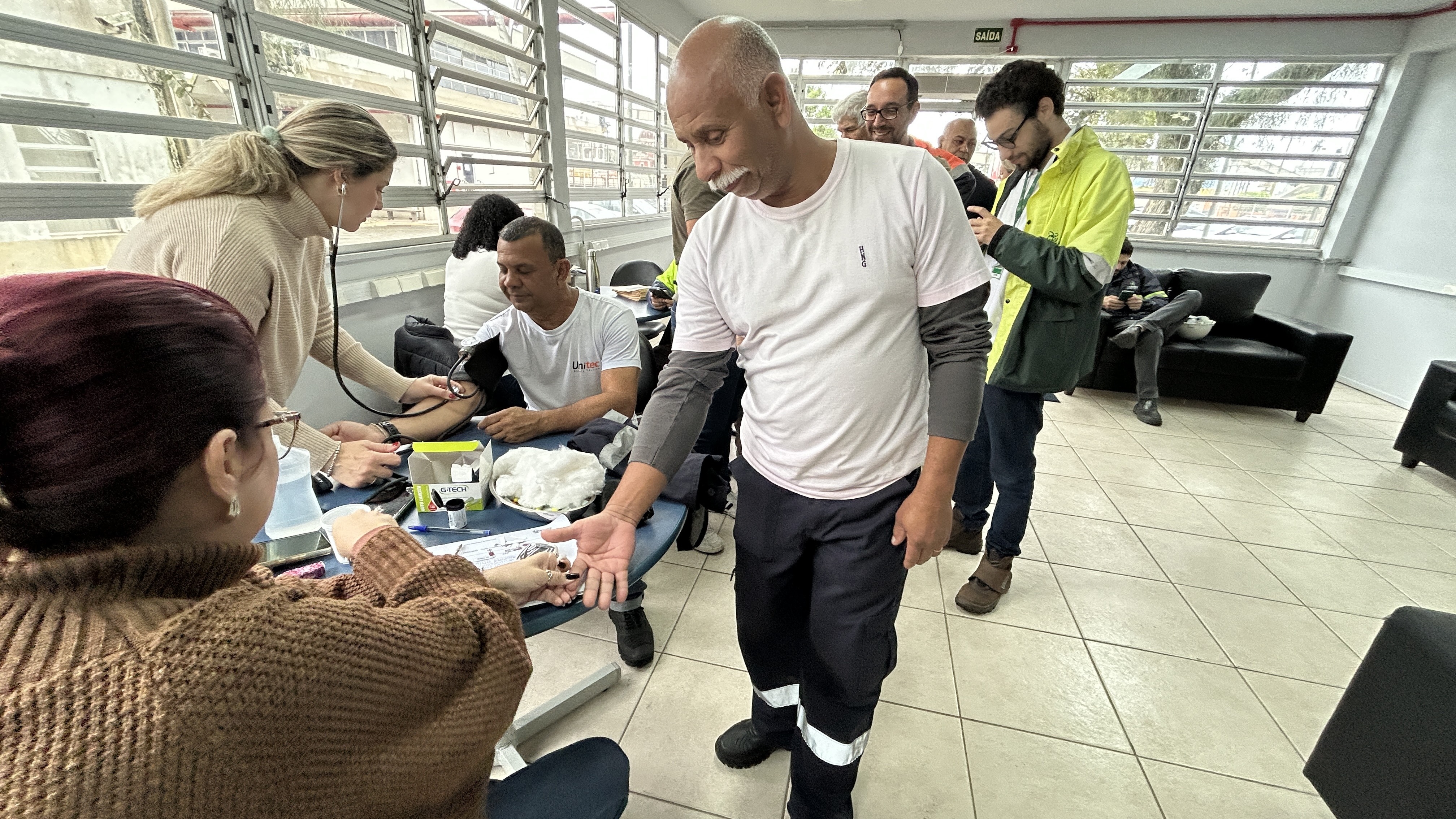 Secretaria da Saúde realiza ação no Porto de Paranaguá com atendimentos, testes e vacinas 1 A iniciativa foi realizada com a parceria da Portos do Paraná, 1ª Regional de Saúde e Secretaria Municipal de Saúde de Paranaguá (Foto: Rodrigo Sell/Gcom Portos do Paraná)