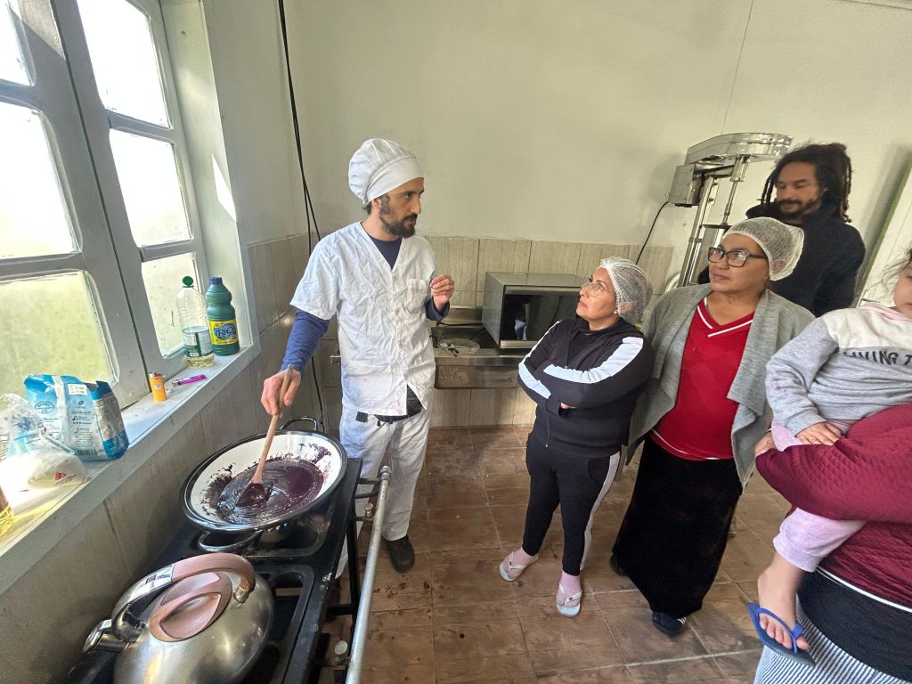 Portos do Paraná promove oficina gastronômica com açaí juçara na Ilha do Amparo 3 whatsapp image 2025 08 01 at 10.00.41