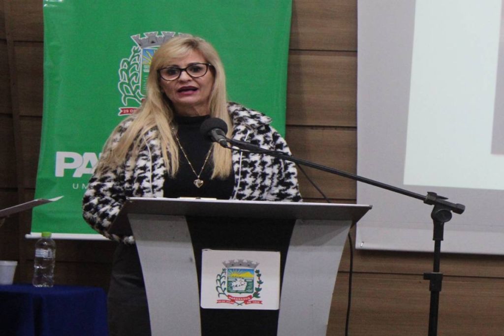 Prefeitura de Paranaguá apresenta projeções e orçamento de R$ 1,37 bilhão para 2026 2 Secretária da Fazenda, Verônica Marodim (Foto: Folha do Litoral News)