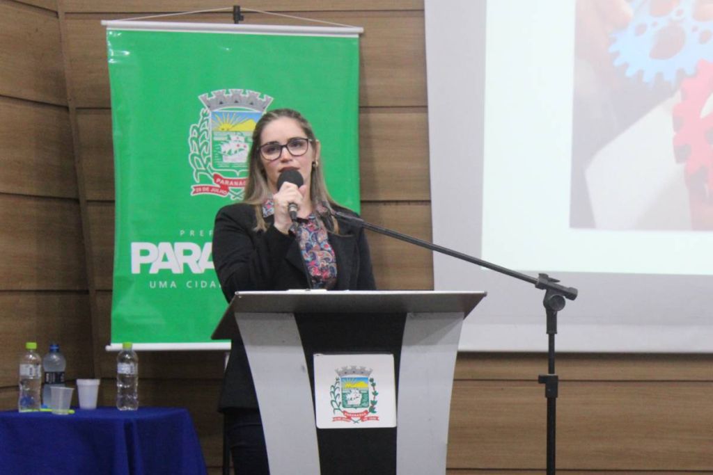 Prefeitura de Paranaguá apresenta projeções e orçamento de R$ 1,37 bilhão para 2026 3 Superintendente de Orçamento, Ariana Ziesemer (Foto: Folha do Litoral News)