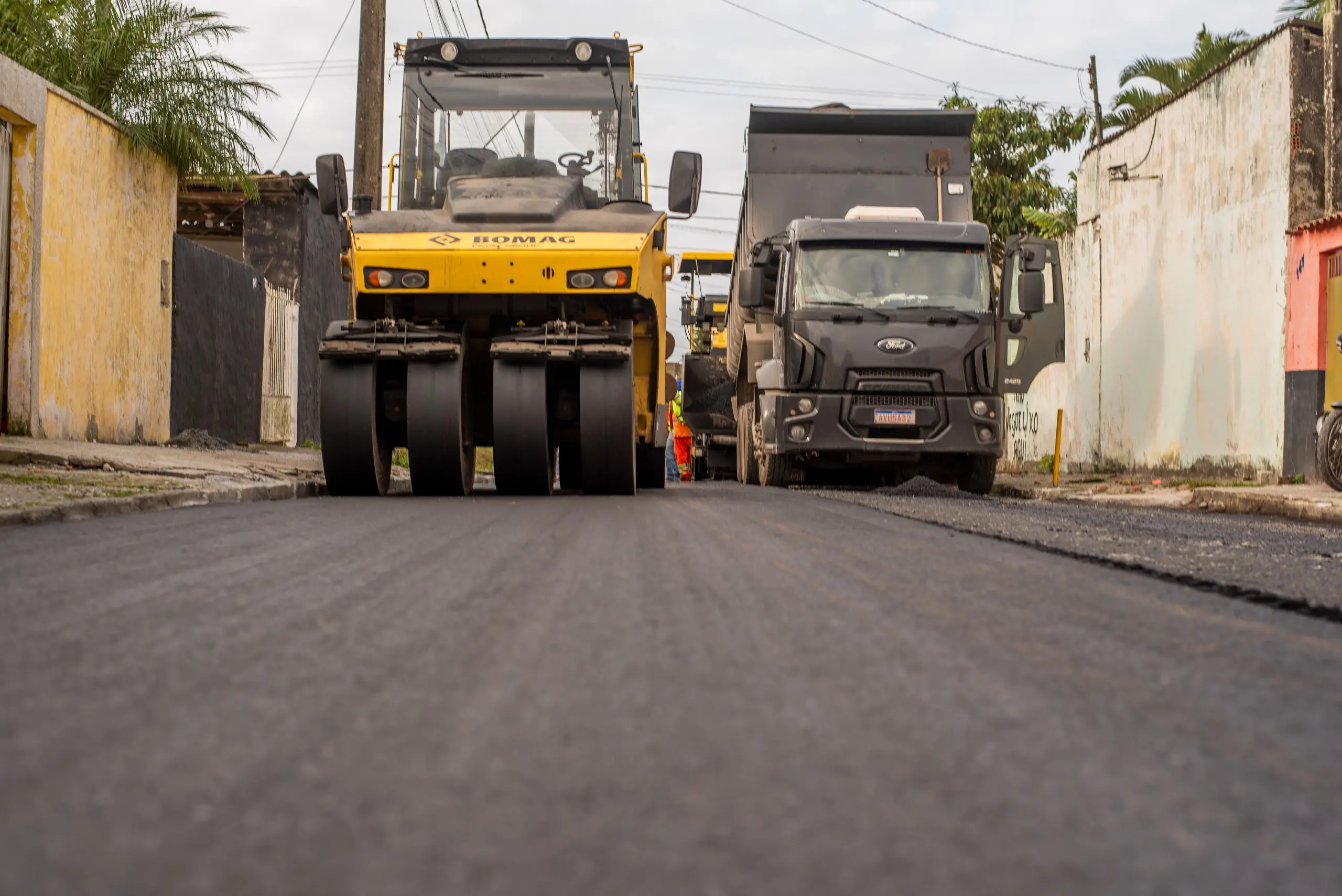 Prefeitura de Paranaguá avança em pavimentação e já soma mais de 25 vias asfaltadas em 2025 1 Foto: Moysés Zanardo