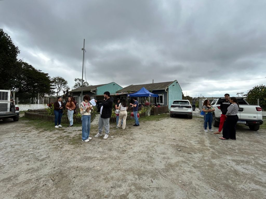 Com 18 cães adotados, feira no Canil Municipal de Paranaguá foi realizada no sábado 3 1bcanilmunicipaldeparanagua