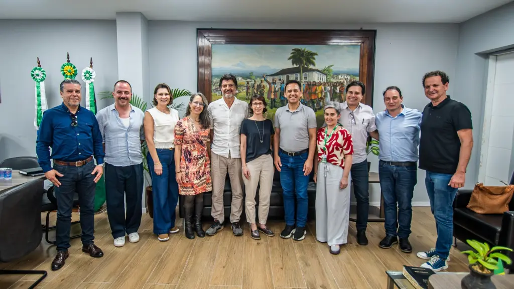 Prefeito anuncia canteiro de preservação do patrimônio histórico de Paranaguá 2 Representantes da UFPR e Iphan foram recebidos pelo prefeito Adriano Ramos (Foto: Moyses Zanardo)