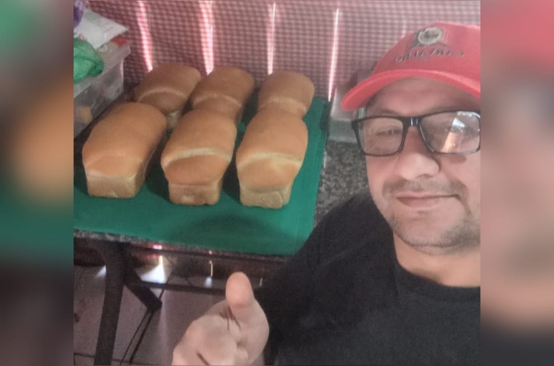 Superação: Em busca de prótese ou triciclo adaptado, Vantuir João comercializa pães em Paranaguá 1 WhatsApp Image 2025 09 02 at 15.58.07