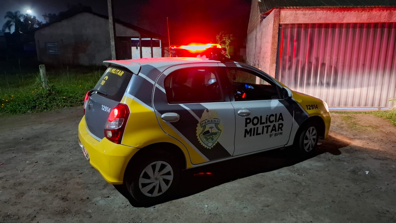 Durante o desentendimento, o agressor deu um golpe mata leão e um chute na cabeça de Alessandro, que morreu no local