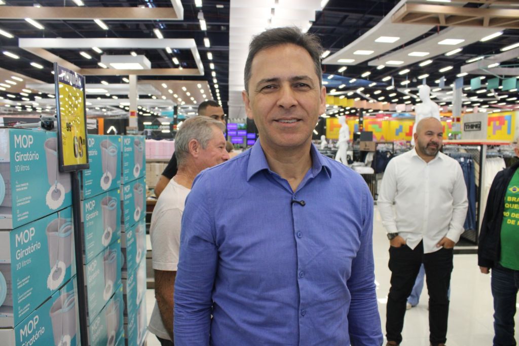Luciano Hang visita obras da nova mega loja da Havan em Paranaguá 4 WhatsApp Image 2025 09 30 at 15.32.25