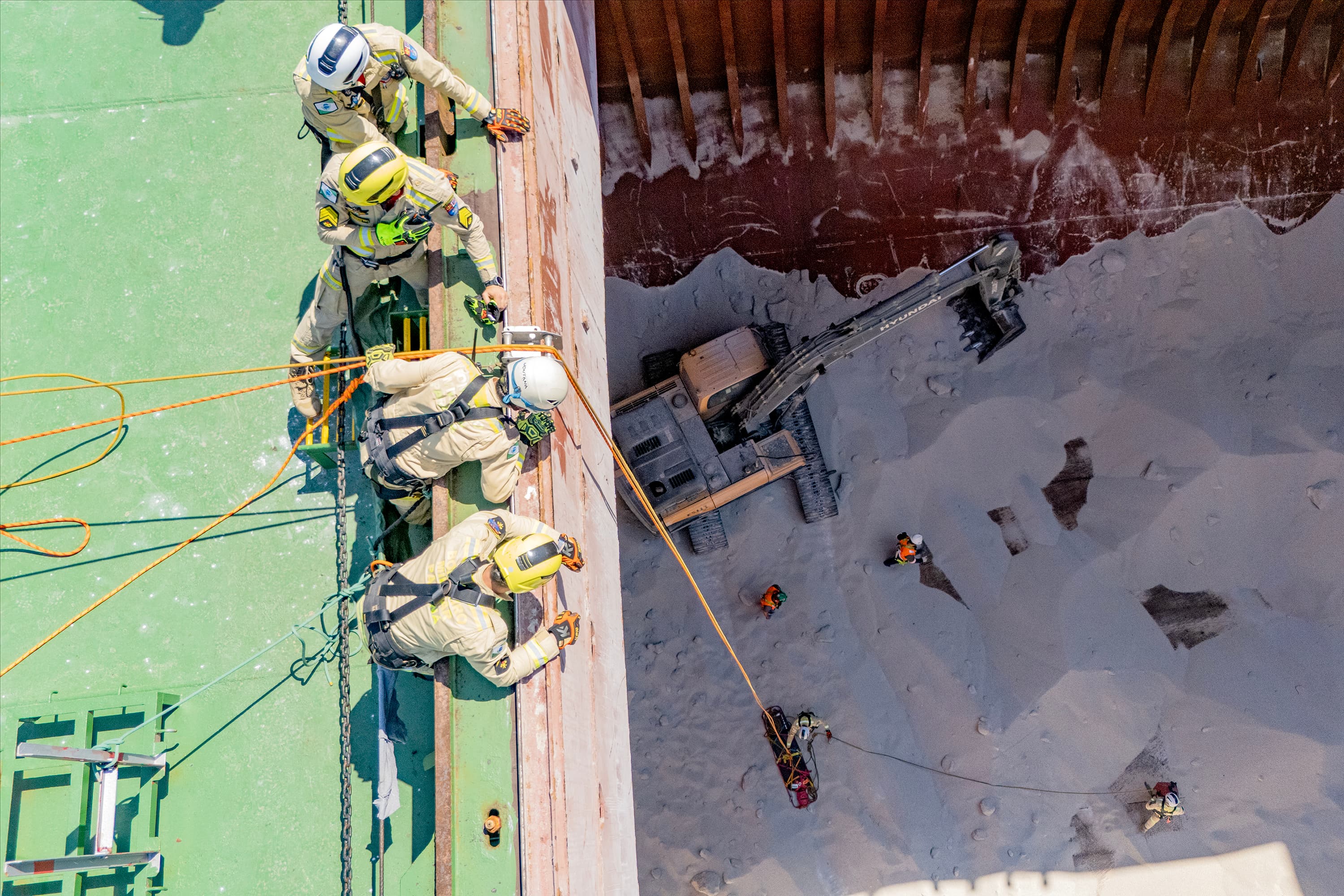 Porto de Paranaguá realiza simulação inédita de resgate em porão de navio 1 Foto: Claudio Neves/Portos do Paraná