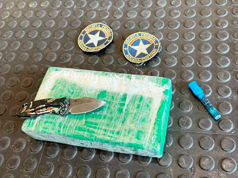 Receita Federal apreende mais de 38 quilos de cocaína no terminal de contêineres do Porto de Paranaguá 2 foto02 2 1
