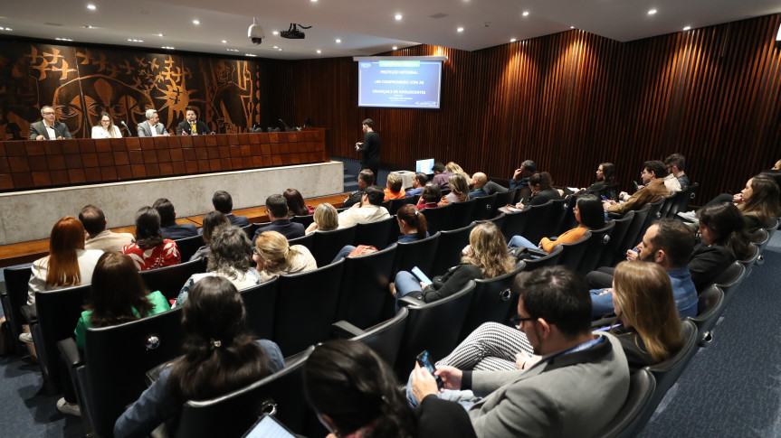 Audiência ocorreu no Plenarinho da Assembleia Legislativa na manhã desta terça-feira (23) (Créditos: Orlando Kissner/Alep)